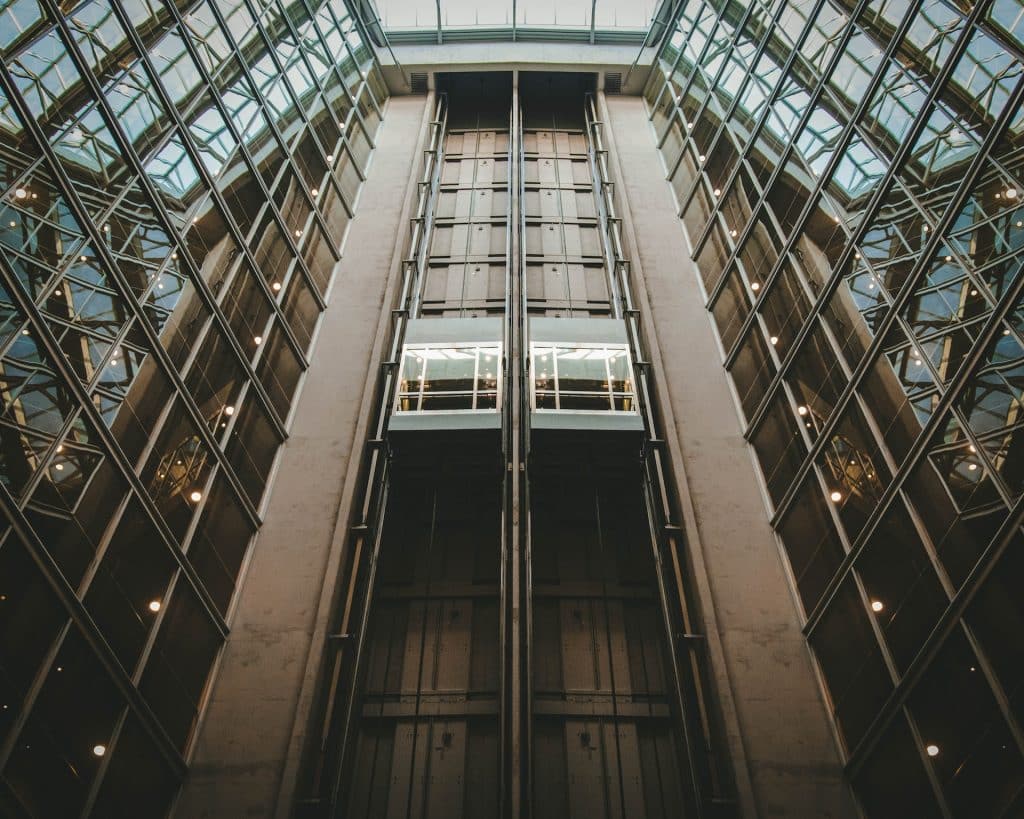 Sanovnik lift – Šta znači sanjati lift? sanjati lift